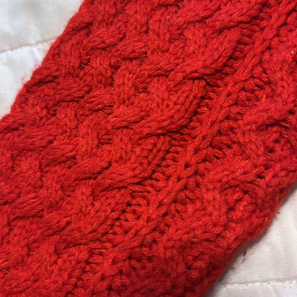 Red sweater - Picture 7 of 8